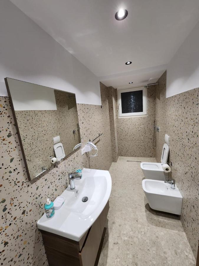 Pietro Guesthouse Tirana Buitenkant foto